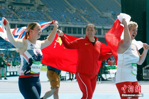 里约奥运女子链球决赛张文秀摘银牌。<a target='_blank' href='http://www.chinanews.com/' >中新网</a>记者 盛佳鹏 摄 里约奥运女子链球决赛张文秀摘银牌。<a target='_blank' href='http://www.chinanews.com/' >中新网</a>记者 盛佳鹏 摄