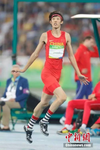 当地时间8月14日,张国伟在比赛中。<a target='_blank' href='http://www.chinanews.com/' >中新网</a>记者盛佳鹏摄影 当地时间8月14日,张国伟在比赛中。<a target='_blank' href='http://www.chinanews.com/' >中新网</a>记者盛佳鹏摄影