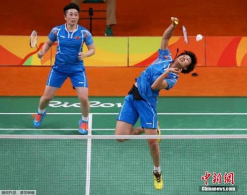 唐渊渟/于洋组合在比赛中。 唐渊渟/于洋组合在比赛中。