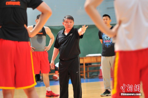 资料图:图为宫鲁鸣。<a target='_blank' href='http://www.chinanews.com/'>中新社</a>记者 刘冉阳 摄 资料图:图为宫鲁鸣。<a target='_blank' href='http://www.chinanews.com/'>中新社</a>记者 刘冉阳 摄