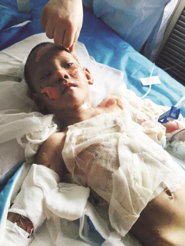 �����˵�С˸