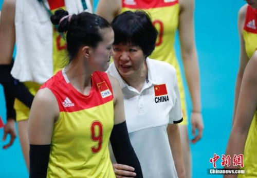 中国女排比赛中。<a target='_blank' href='http://www.chinanews.com/' >中新网</a>记者 杜洋 摄 中国女排比赛中。<a target='_blank' href='http://www.chinanews.com/' >中新网</a>记者 杜洋 摄