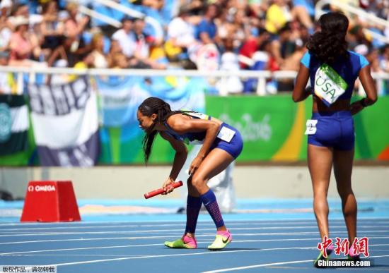 美国队接力失误瞬间 美国队接力失误瞬间