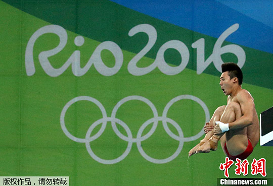 陈艾森成就双冠王 陈艾森成就双冠王