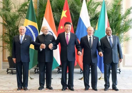 ����9��4�գ���ש�����쵼�˷���ʽ�����ں��ݾ��У�������ϯϰ��ƽ��ӡ������Ī�ϡ��Ϸ���ͳ������������ͳ��÷��������˹��ͳ�վ���ϯ�� �»������ Ҧ��ΰ ��