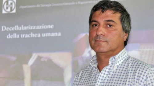 马基亚里尼曾被认为是人工气管移植领域的顶尖级科学家 。 马基亚里尼曾被认为是人工气管移植领域的顶尖级科学家 。