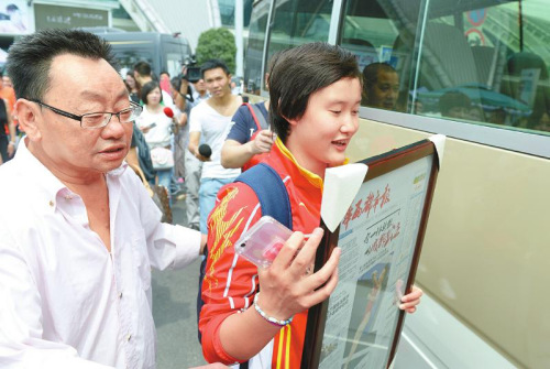 任茜回家 图片来源:华西都市报 雷远东 摄 任茜回家 图片来源:华西都市报 雷远东 摄