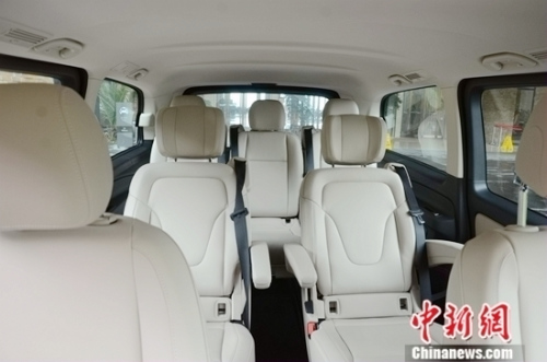 ��ɫ����7������