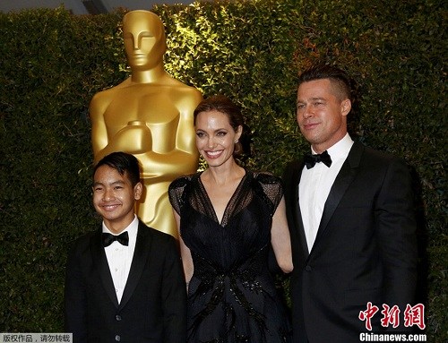 2 2013��11��16�գ�������Ӱ�������ѧѧԺ2013���»ά�佱�񡣰������ȡ������벼���¡�Ƥ�ض������࣬���ǵĶ����ɿ�˹Ҳ�������