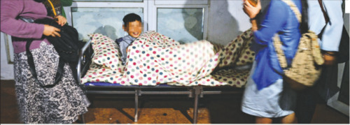 2016��9��19�գ��Ĵ�ʡ�ɶ���������¡����־Ը��ΪС�������۵�����