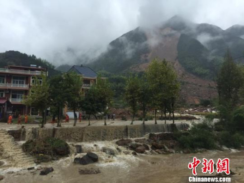 浙江遂昌山体滑坡灾后现场。 何蒋勇 摄 浙江遂昌山体滑坡灾后现场。 何蒋勇 摄