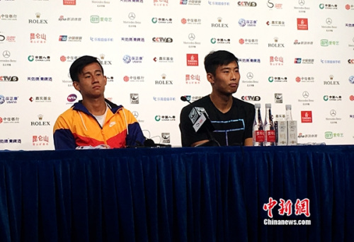 张择(右),<a target='_blank' href='http://www.chinanews.com/' >中新网</a>记者王牧青摄。 张择(右),<a target='_blank' href='http://www.chinanews.com/' >中新网</a>记者王牧青摄。