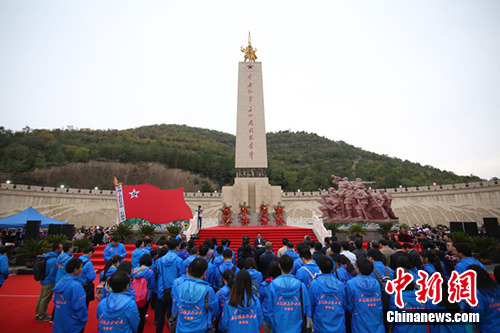 “长征路上奔小康”采访团顺利完成陕西站的集体采访任务。 “长征路上奔小康”采访团顺利完成陕西站的集体采访任务。