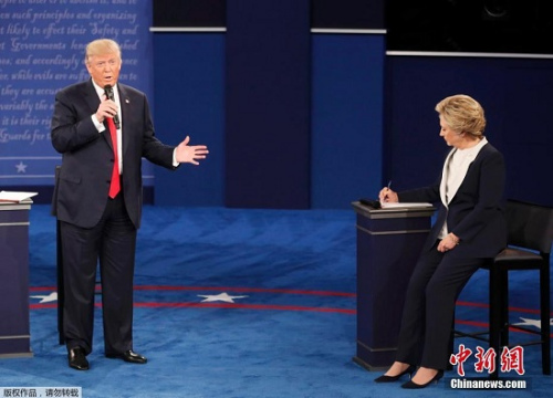 当地时间10月9日晚，美国共和党总统候选人特朗普和民主党总统候选人希拉里在密苏里州圣路易斯市展开第二场电视辩论。