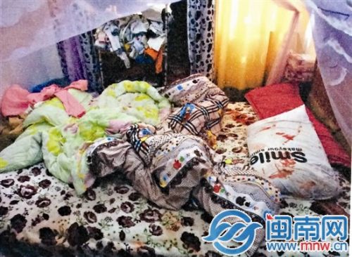 案发现场,被套、枕头都是鲜血 案发现场,被套、枕头都是鲜血