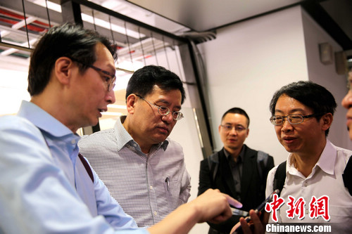 黄少华 摄 黄少华 摄