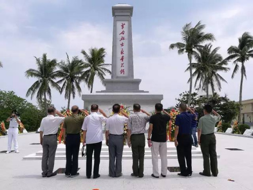 (十八位烈士生前的战友) (十八位烈士生前的战友)