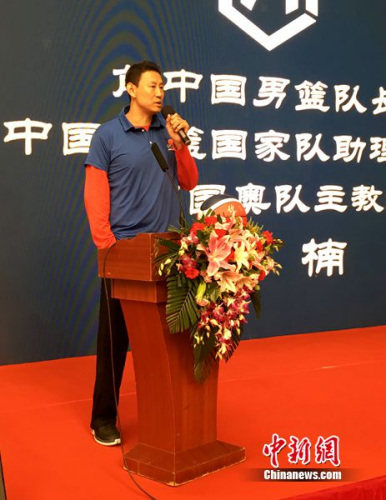 李楠谈中国青少年篮球话题。<a target='_blank' href='http://www.chinanews.com/' >中新网</a>记者王牧青摄 李楠谈中国青少年篮球话题。<a target='_blank' href='http://www.chinanews.com/' >中新网</a>记者王牧青摄