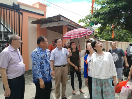 走访巴厘巴里华校 走访巴厘巴里华校