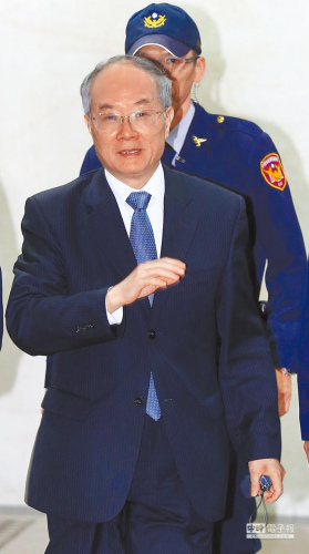 马英九被控教唆泄密案,北检另以证人身份传唤黄世铭。(郭吉铨、陈信翰摄) 马英九被控教唆泄密案,北检另以证人身份传唤黄世铭。(郭吉铨、陈信翰摄)