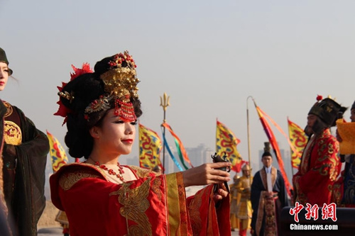 ����ͼ�������֡����������� �����л���ͳ�Ļ�. <a target='_blank' href='http://www.chinanews.com/'>������</a>�� ��Զ ��