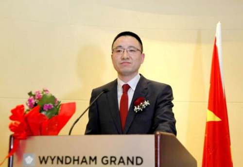 希腊华侨华人总会第4届会长邹勇发表就职演说。 希腊华侨华人总会第4届会长邹勇发表就职演说。