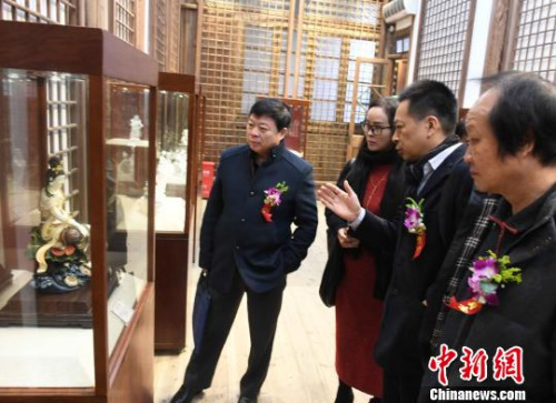 �˴�Ϊ��10��Ŀ���չ������չ���й���ͳ����������ʦ���ջ������ʮ�أ����Ĵ������մɡ���յ��Ʒ179�������������ɸ� ��