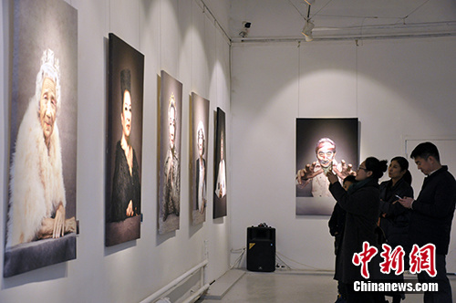 马风云摄影展现场。主办方供图 马风云摄影展现场。主办方供图