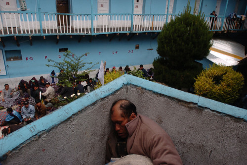 不一样的监狱:牢房窗上无铁栏 犯人赚钱付牢租