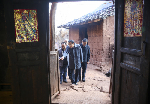 李克强辗转一个半小时深入大山探访贫困户 李克强辗转一个半小时深入大山探访贫困户