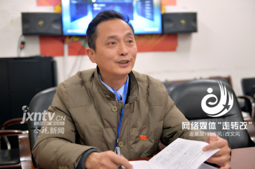 高国兰在接受江西网络台记者采访。(记者陶望平 摄) 高国兰在接受江西网络台记者采访。(记者陶望平 摄)