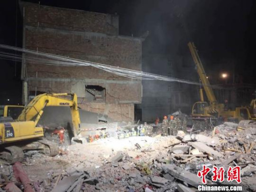 浙江文成民房倒塌现场 李婷婷 摄 浙江文成民房倒塌现场 李婷婷 摄