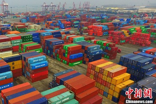 ����ͼ���Ͼ���̶�۰ڷ��ŵĽ����ڼ�װ�䡣<a target='_blank' href='http://www.chinanews.com/'>������</a>���� �� ��