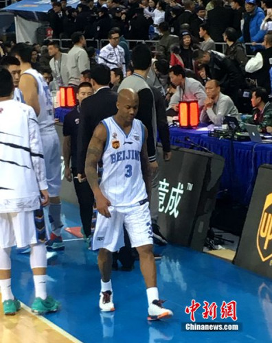 �������볡��<a target='_blank' href='http://www.chinanews.com/' >������</a>������������