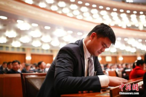 资料图:姚明会为中国篮球做出哪些改变?<a target='_blank' href='http://www.chinanews.com/'>中新社</a>记者 盛佳鹏摄 资料图:姚明会为中国篮球做出哪些改变?<a target='_blank' href='http://www.chinanews.com/'>中新社</a>记者 盛佳鹏摄
