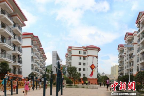 资料图:贵州惠水县经济开发区易地扶贫安置点 钟欣 摄 资料图:贵州惠水县经济开发区易地扶贫安置点 钟欣 摄