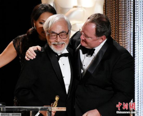 资料图:宫崎骏(左) 资料图:宫崎骏(左)