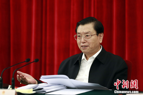 10月10日,中共中央政治局常委、全国人大常委会委员长张德江在北京主持召开民法总则草案座谈会,就民法总则草案修改和民法典编纂听取有关方面意见。 <a target='_blank' href='http://www.chinanews.com/'>中新社</a>记者 盛佳鹏 摄 10月10日,中共中央政治局常委、全国人大常委会委员长张德江在北京主持召开民法总则草案座谈会,就民法总则草案修改和民法典编纂听取有关方面意见。 <a target='_blank' href='http://www.chinanews.com/'>中新社</a>记者 盛佳鹏 摄
