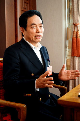 波司登高德康智能制造助力产业转型