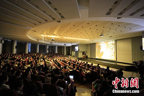 隈研吾在清华大学讲座现场。主办方供图 隈研吾在清华大学讲座现场。主办方供图