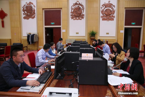  3��13�գ�ʮ����ȫ���˴���λ������鴦�鰸�飬������Ա��ץ���Դ����鰸������з����� <a target='_blank' href='http://www.chinanews.com/'>������</a>���� ���� ��