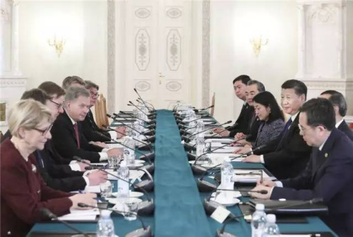 4月5日,国家主席习近平在赫尔辛基同芬兰总统尼尼斯托举行会谈。(新华社记者兰红光摄) 4月5日,国家主席习近平在赫尔辛基同芬兰总统尼尼斯托举行会谈。(新华社记者兰红光摄)