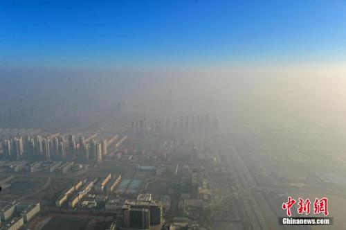 资料图:某高楼上鸟瞰的天津。<a target='_blank' href='http://www.chinanews.com/'>中新社</a>记者 佟郁 摄 资料图:某高楼上鸟瞰的天津。<a target='_blank' href='http://www.chinanews.com/'>中新社</a>记者 佟郁 摄