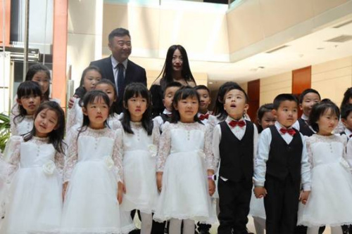 ͿĨ��ʹͯ���ϳ��ŵ�С��������Ա������ĺ�Ӱ