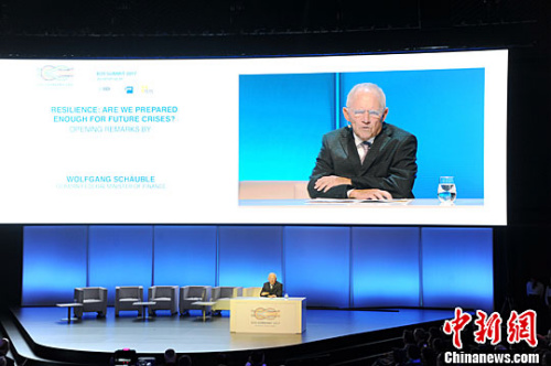 �¹���������˷�������ڿ�Ļ�´���ǿ�����Ա������塢��������ó�׵�������<a target='_blank' href='http://www.chinanews.com/'>������</a>���� ����ΰ ��