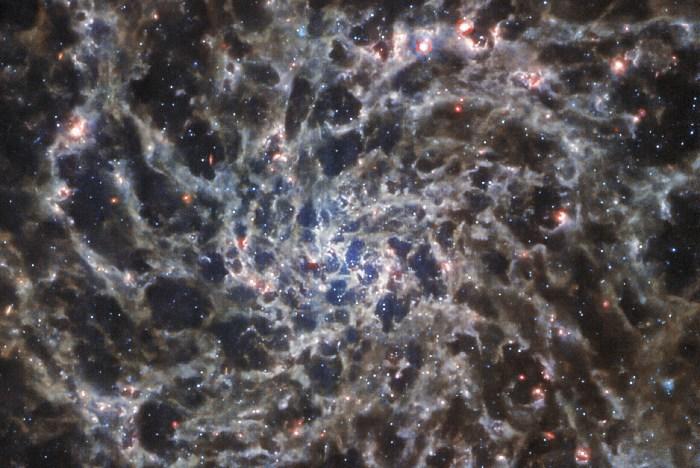 NASA展示螺旋星系图像