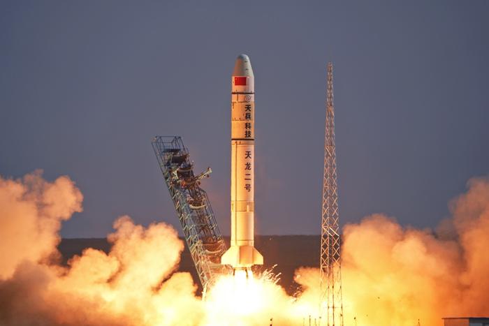 中国成功发射天龙二号遥一运载火箭