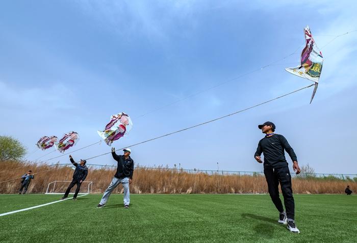 多彩风筝竞逐北京国际风筝节