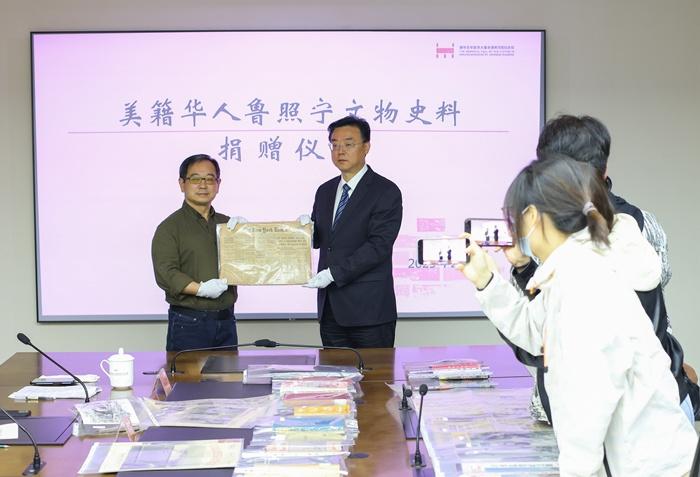美籍华人捐赠文物史料为南京大屠杀再添铁证