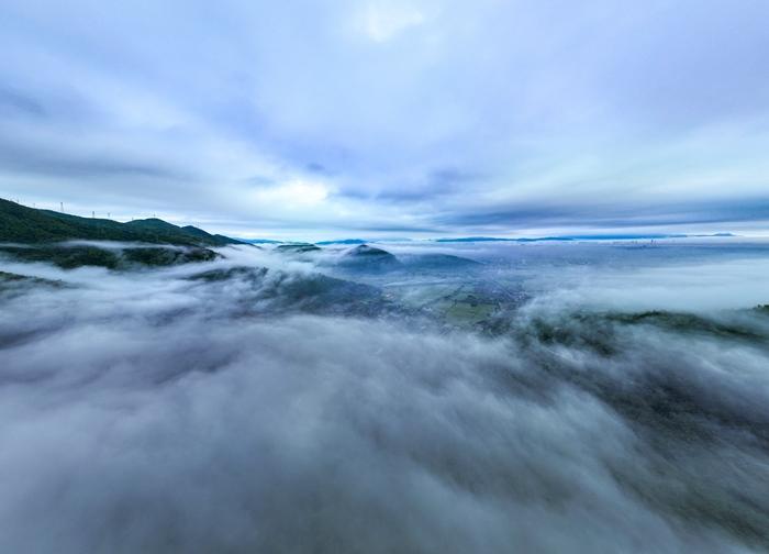 温州雨后现平流雾景观
